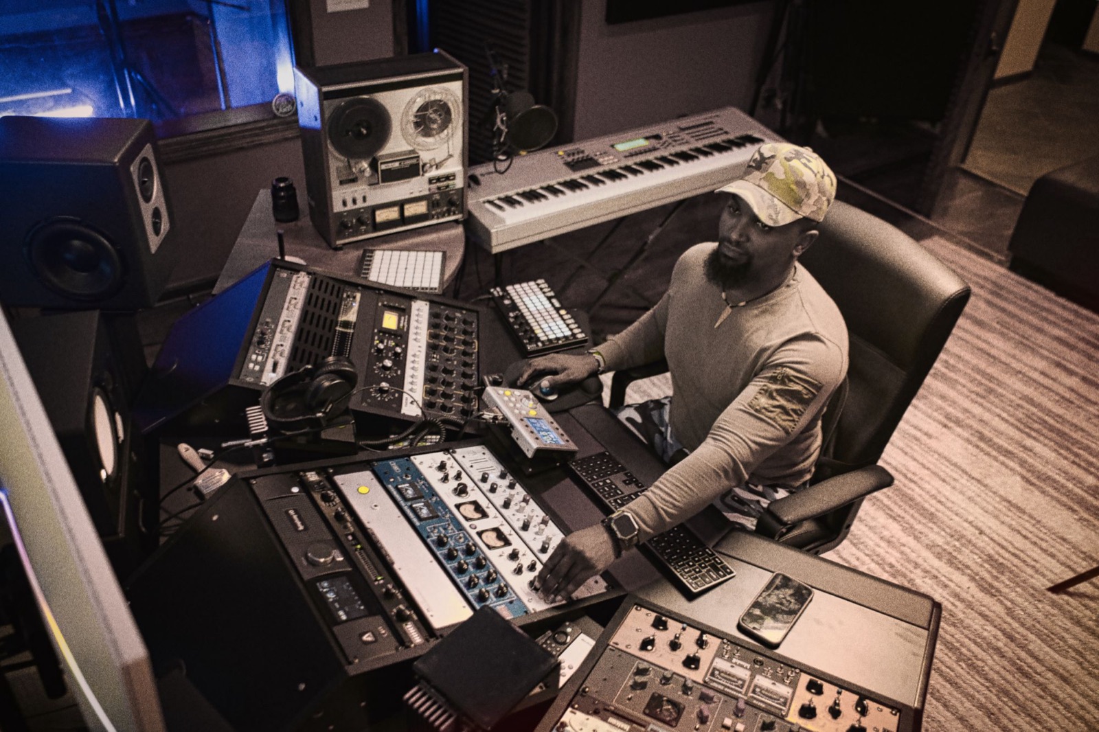 Overhead view of Giggz at the outboard rack